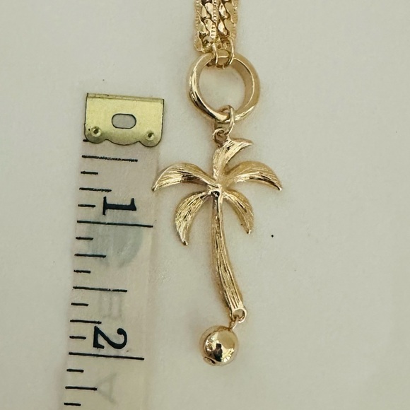 Ettika Hawaiian West Palm Tree Charm Layered Pendant Necklace, NWT - Picture 4 of 7